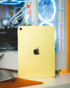 ipad 11 żółty